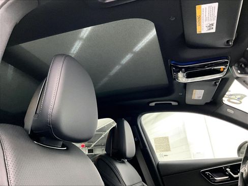 Used 2026 Mercedes-Benz GLC 300 4MATIC image 28