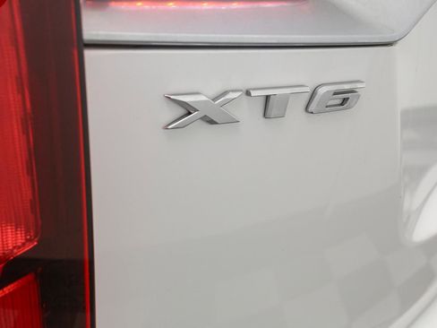 Used 2020 Cadillac XT6 Premium Luxury image 11