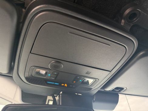 Used 2025 Ford Bronco Outer Banks AWD/4WD image 45