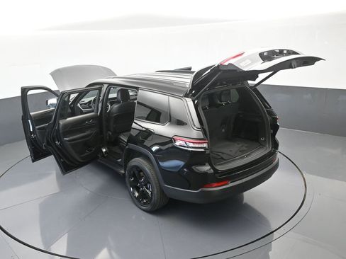 Used 2024 Jeep Grand Cherokee L Altitude image 69