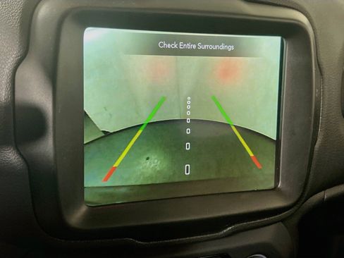 Used 2022 Jeep Renegade Latitude w/ Convenience Group AWD/4WD image 14