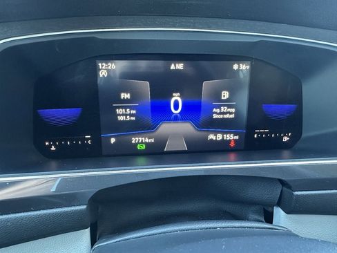 Used 2023 Volkswagen Tiguan SE w/ Panoramic Sunroof Package image 15