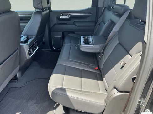Used 2023 GMC Sierra 1500 SLT w/ SLT Premium Plus Package AWD/4WD image 11
