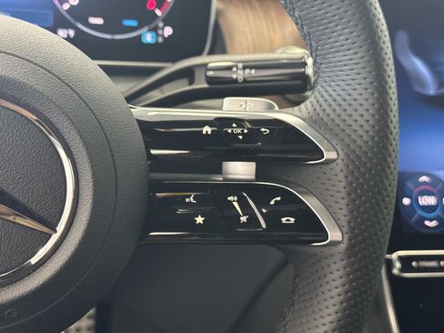 Certified 2025 Mercedes-Benz GLC 300 4MATIC image 30