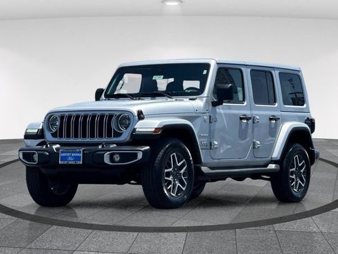 Used 2024 Jeep Wrangler Unlimited Sahara AWD/4WD image 10