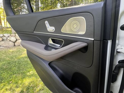 Used 2020 Mercedes-Benz GLE 450 4MATIC w/ AMG Line Exterior image 35