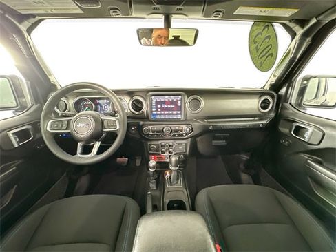 Used 2023 Jeep Wrangler Unlimited Rubicon 4xe image 10