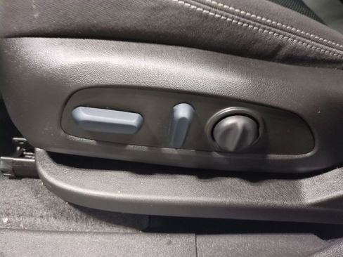 Used 2022 GMC Terrain SLE w/ Driver Convenience Package image 21