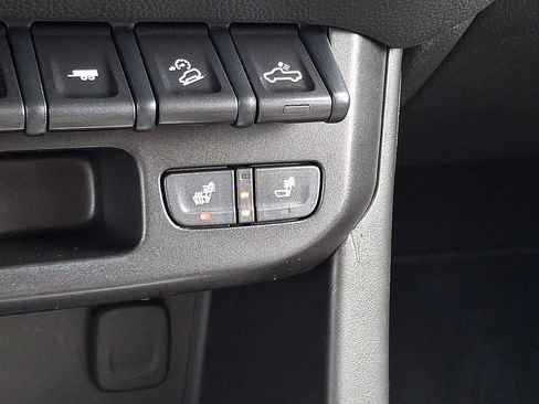 Used 2022 Chevrolet Colorado ZR2 AWD/4WD image 23