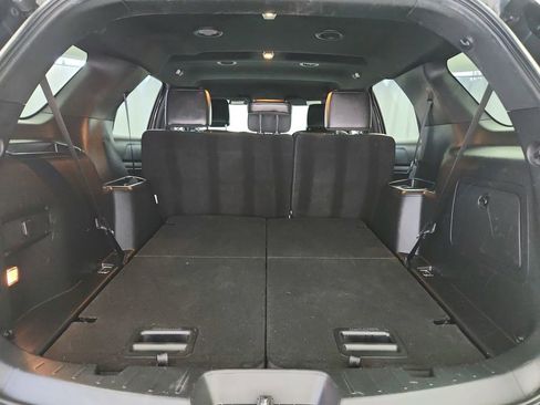 Used 2018 Ford Explorer XLT w/ Equipment Group 202A image 35
