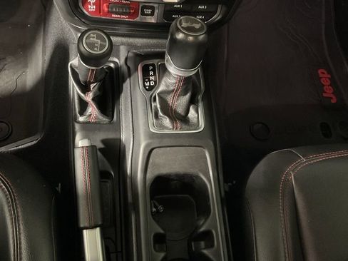 Used 2020 Jeep Wrangler Unlimited Rubicon w/ Uconnect 4C Nav & Sound Group AWD/4WD image 31
