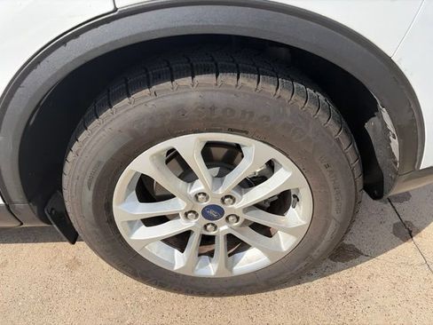Used 2021 Ford Escape SE w/ Convenience Package FWD image 4