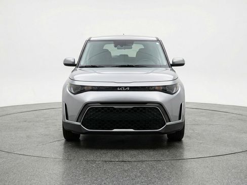 Used 2025 Kia Soul LX w/ LX Technology Package FWD image 2