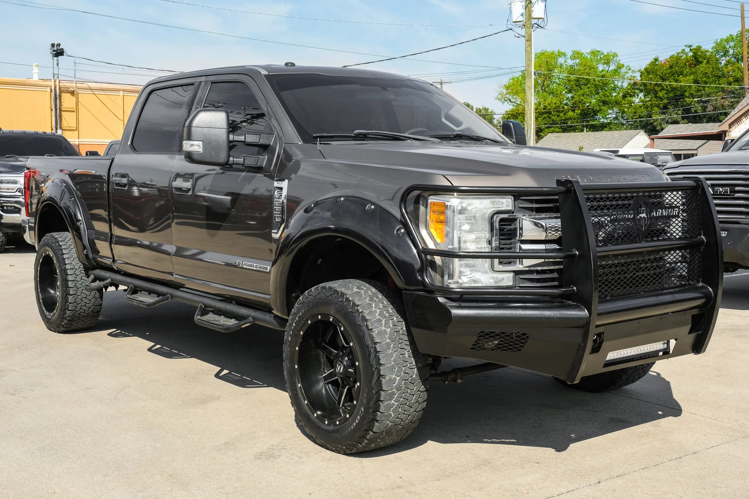 Used 2017 Ford F250 XLT w/ XLT Value Package AWD/4WD image 4