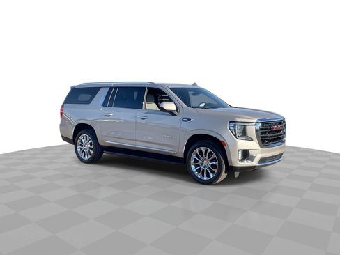 Used 2023 GMC Yukon XL SLT image 2