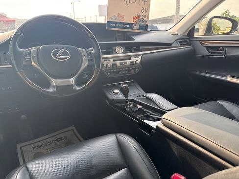 Used 2015 Lexus ES 350 w/ Luxury Package FWD image 10