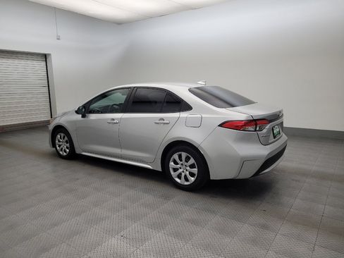 Used 2021 Toyota Corolla LE FWD image 3