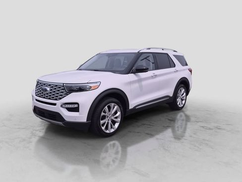 Used 2023 Ford Explorer Platinum w/ Technology Package AWD/4WD image 4