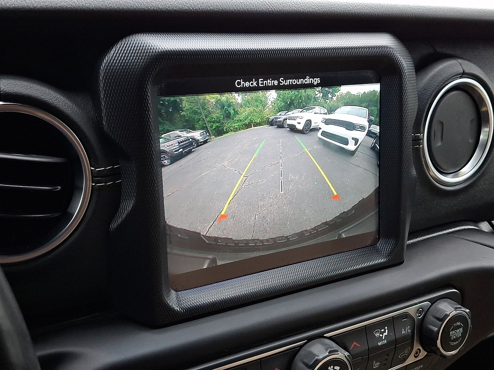 Certified 2019 Jeep Wrangler Unlimited Sahara AWD/4WD image 19