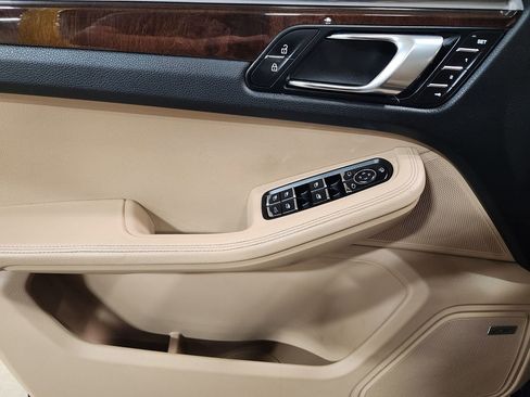 Used 2022 Porsche Macan S image 41