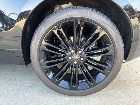 New 2025 Land Rover Range Rover Velar Dynamic SE image 27