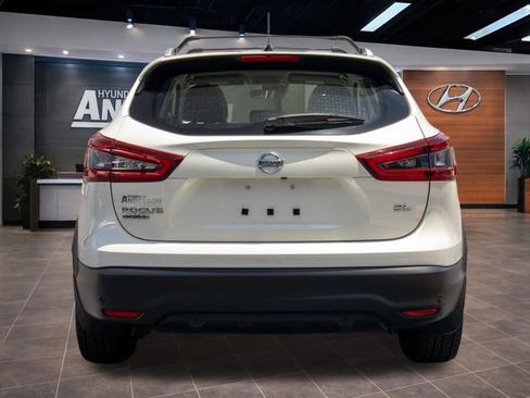 Used 2022 Nissan Rogue Sport SL FWD image 11