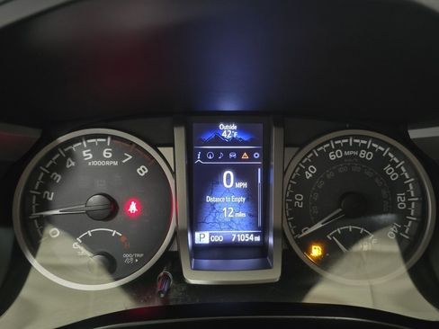 Used 2017 Toyota Tacoma SR5 image 25