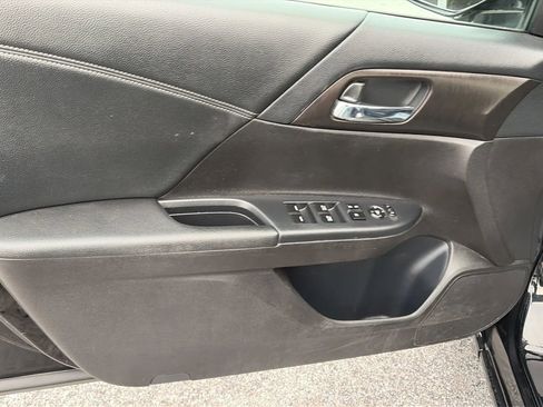 Used 2014 Honda Accord EX image 29