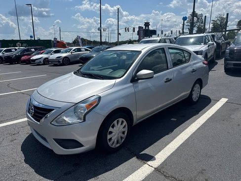 Used 2019 Nissan Versa S Plus FWD image 1