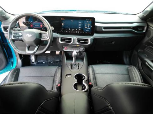 Used 2025 Ford Mustang GT Premium RWD image 2