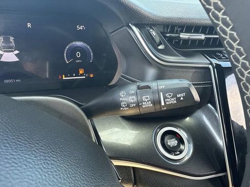 Used 2023 Jeep Grand Cherokee Altitude AWD/4WD image 37