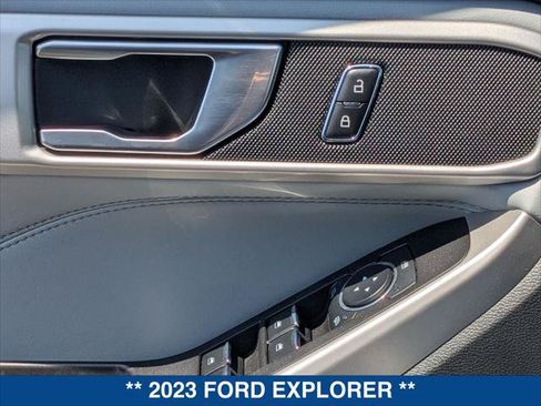 Used 2023 Ford Explorer XLT w/ Equipment Group 202A RWD image 10