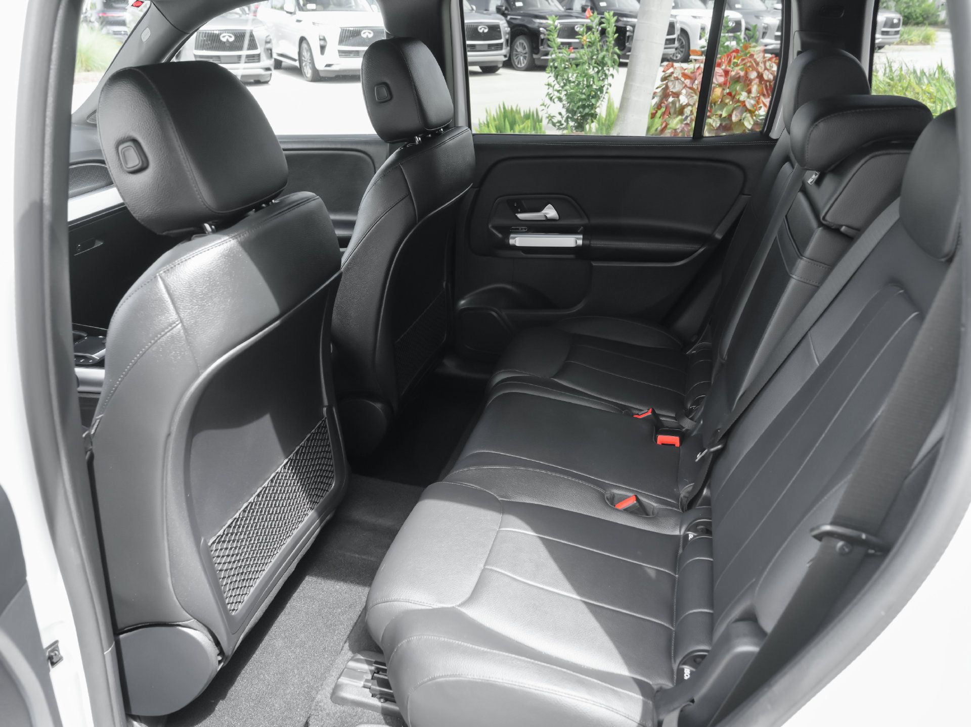 Used 2022 Mercedes-Benz GLB 250 image 34