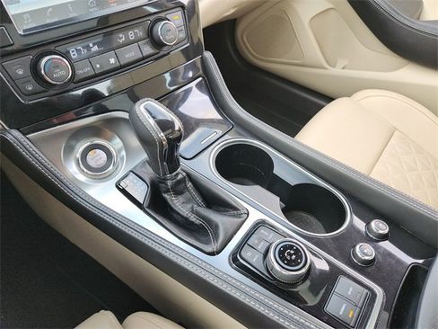 Used 2016 Nissan Maxima Platinum image 20