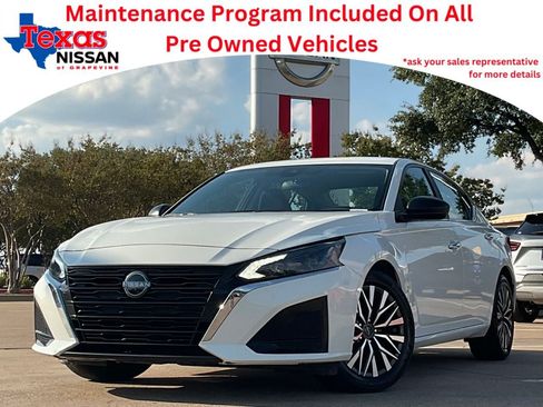 Used 2025 Nissan Altima 2.5 SV FWD image 1