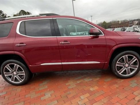 Used 2018 GMC Acadia Denali w/ Technology Package image 2