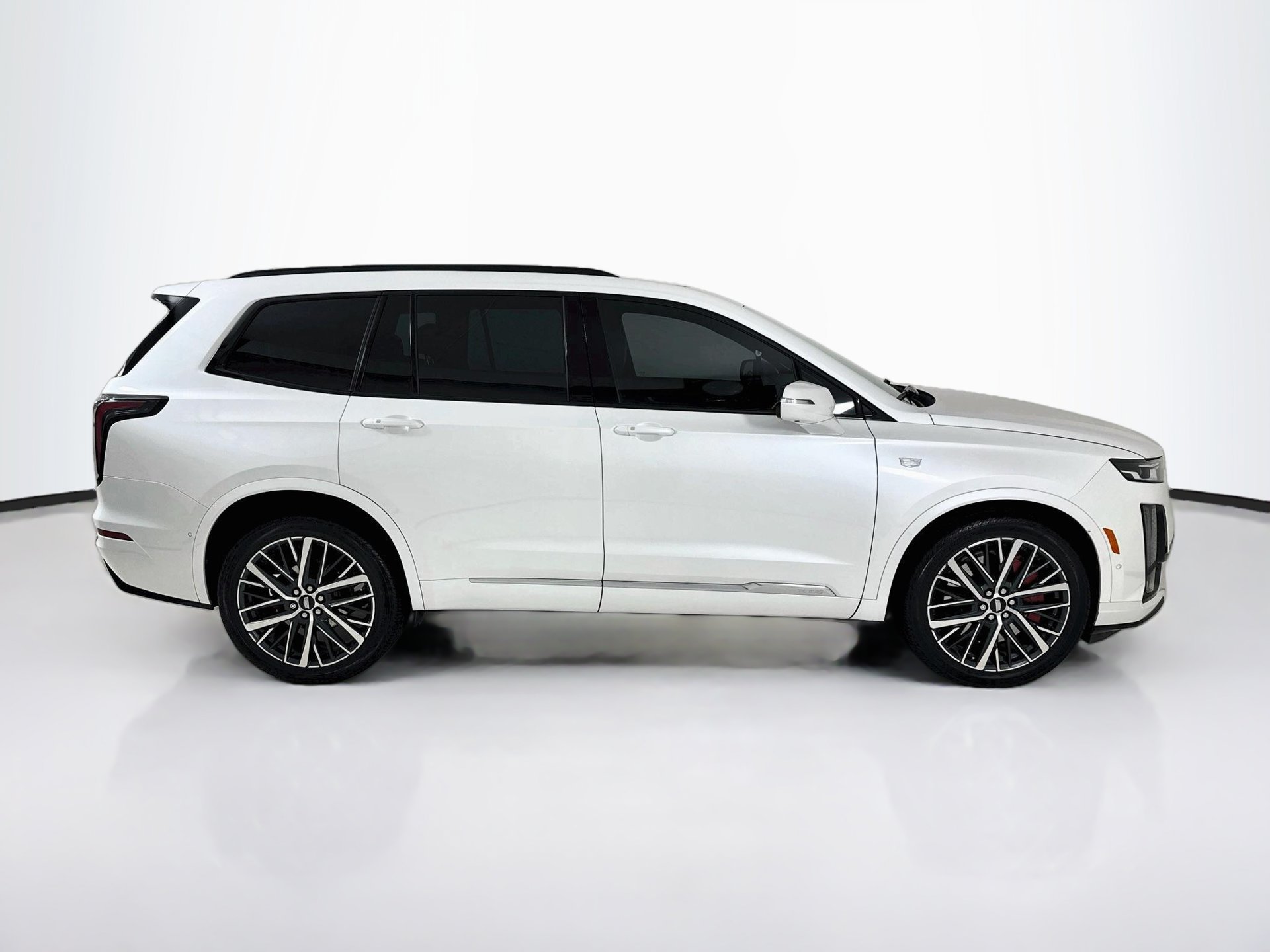 Used 2023 Cadillac XT6 Sport w/ Technology Package AWD/4WD image 9