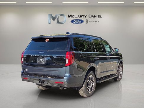 New 2025 Ford Expedition Active image 5