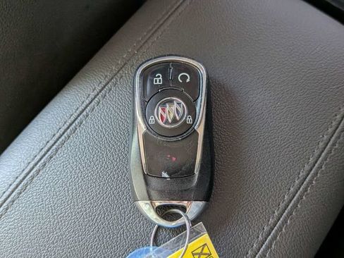 Used 2023 Buick Encore GX Preferred w/ Cold Weather Comfort Package AWD/4WD image 31