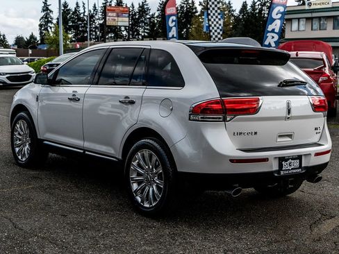 Used 2012 Lincoln MKX AWD image 17