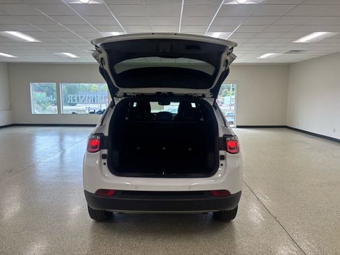 Used 2024 Jeep Compass Limited image 14