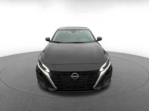 Used 2024 Nissan Altima 2.5 SV image 4