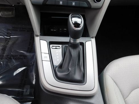 Used 2017 Hyundai Elantra SE FWD image 14