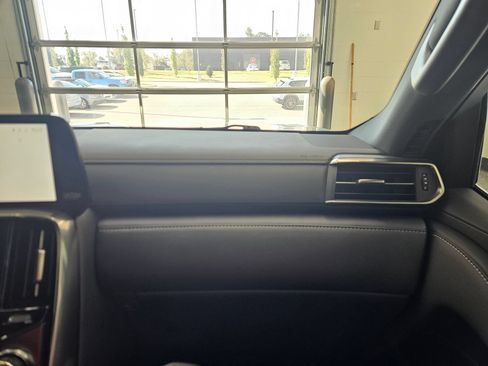 Used 2025 Lexus LX 600 F Sport w/ Accessory Package (2T) AWD/4WD image 41