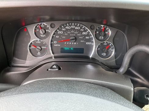 Used 2022 Chevrolet Express 2500 w/ Driver Convenience Package RWD image 8
