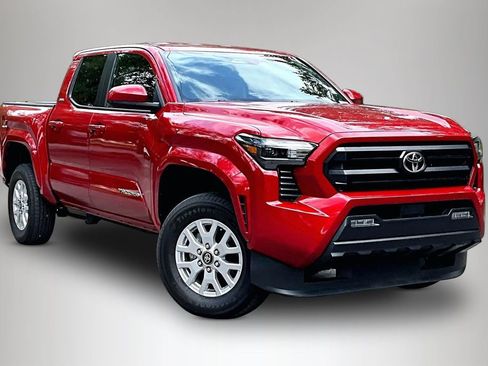 Used 2025 Toyota Tacoma SR5 RWD image 2