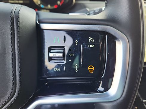 Used 2025 Land Rover Range Rover Sport SE image 20