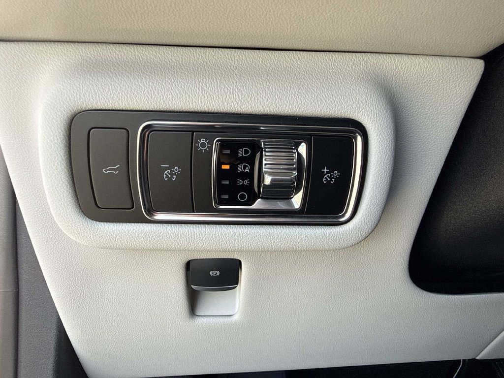 New 2026 Lincoln Nautilus Premier w/ Equipment Group 102A AWD/4WD image 32