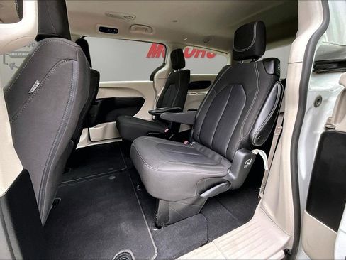 Used 2023 Chrysler Voyager LX FWD image 24