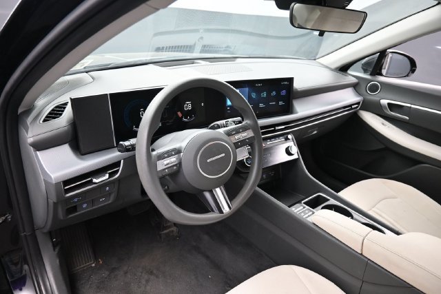 Used 2025 Hyundai Sonata SEL FWD image 14